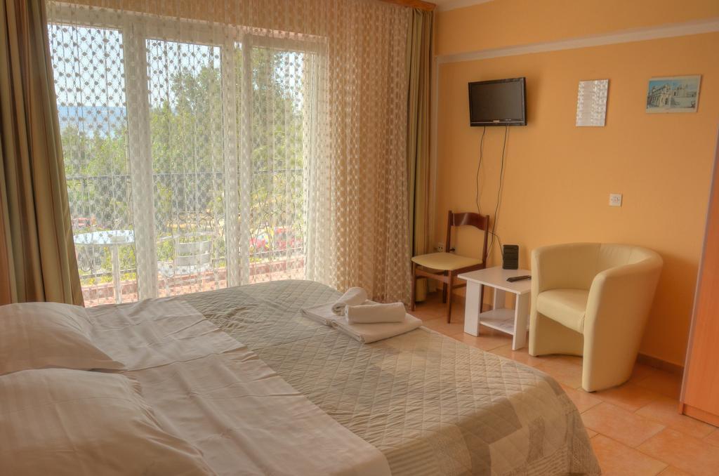 Hotel Pansion Begic Omiš Exterior foto