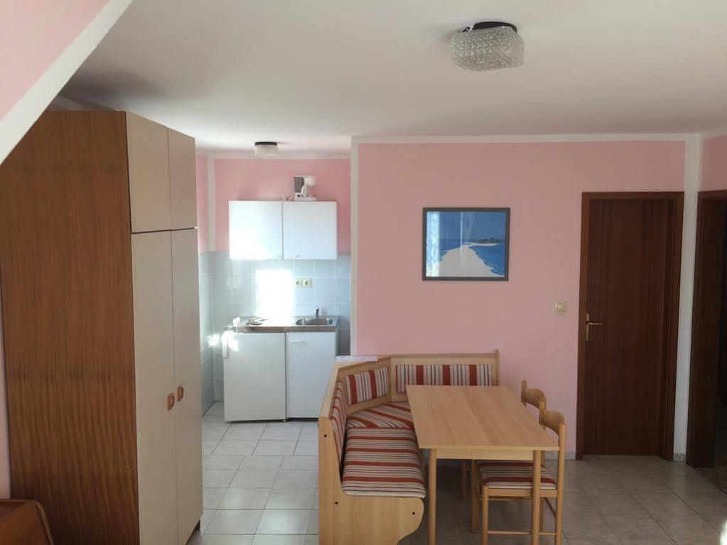 Hotel Pansion Begic Omiš Exterior foto