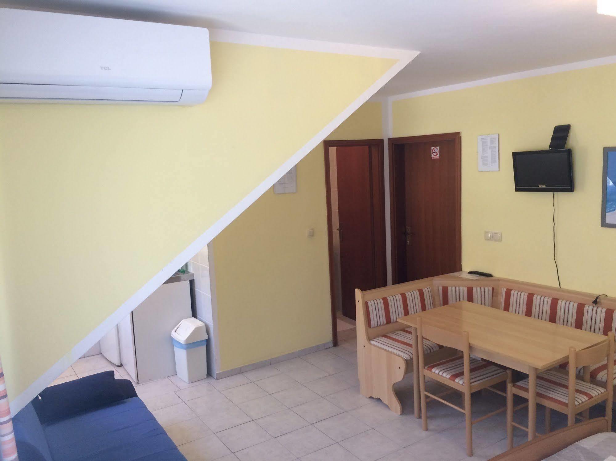 Hotel Pansion Begic Omiš Exterior foto
