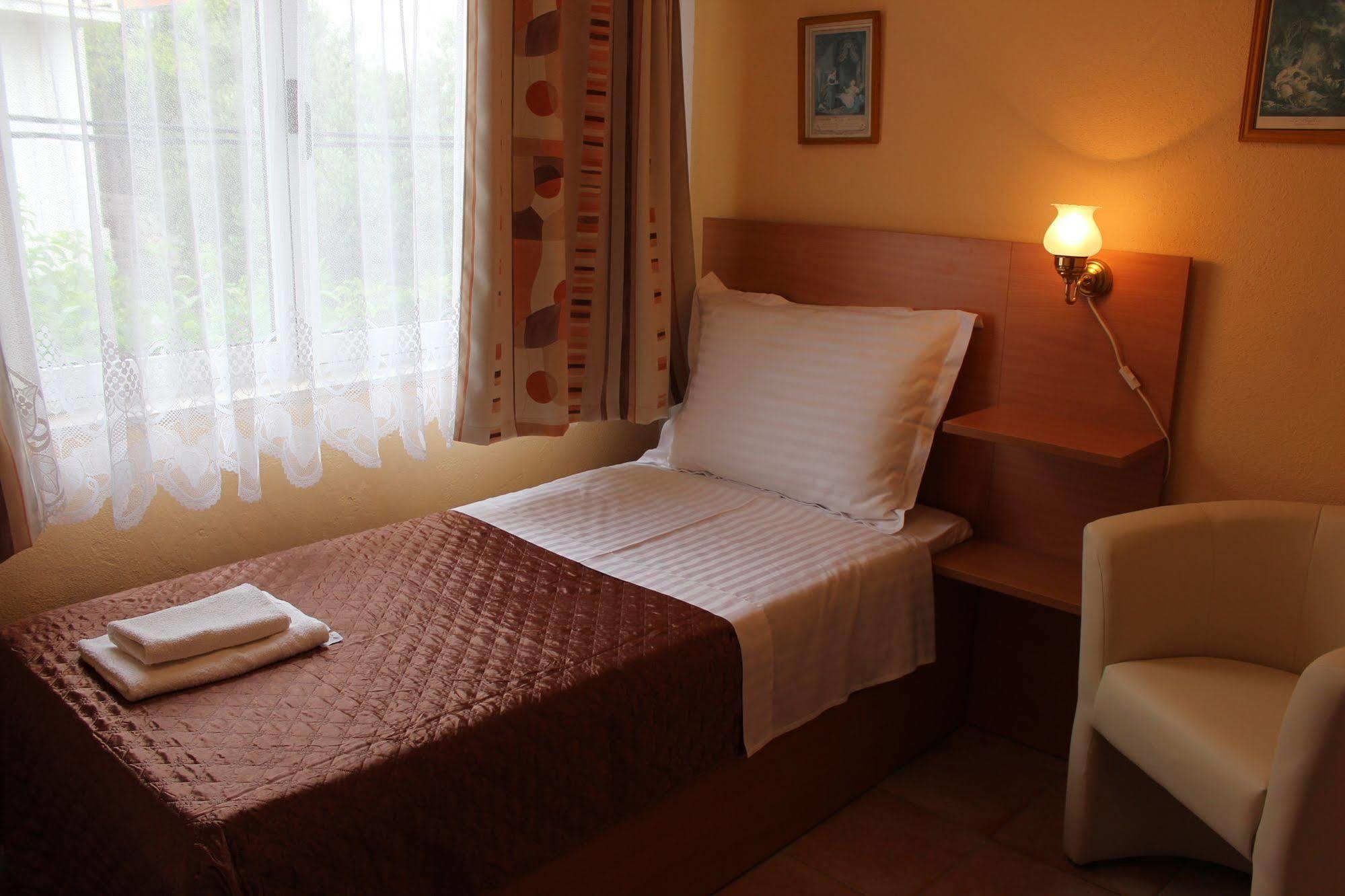 Hotel Pansion Begic Omiš Exterior foto