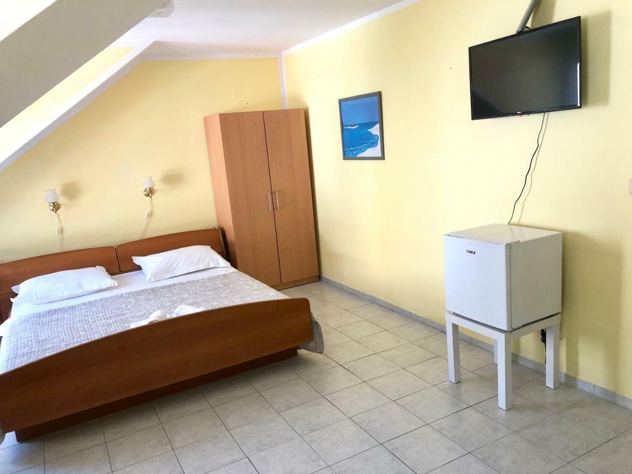 Hotel Pansion Begic Omiš Exterior foto