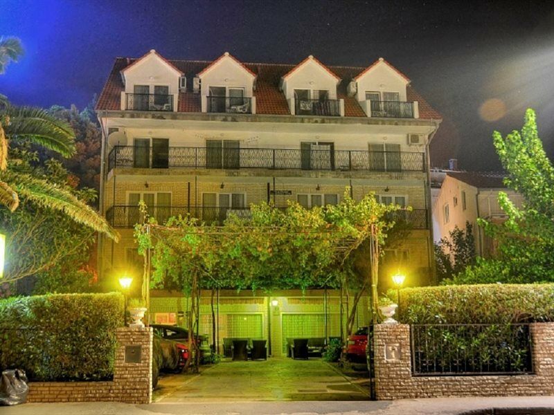 Hotel Pansion Begic Omiš Exterior foto